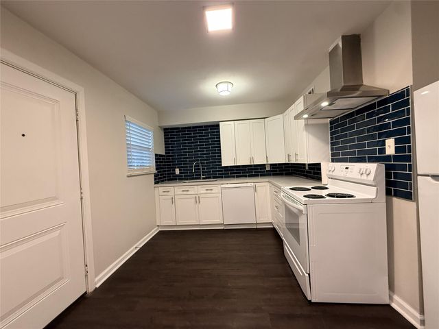 1824 Thonig Road 4, Houston, TX 77055