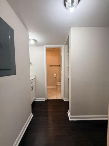 1824 Thonig Road 4, Houston, TX 77055