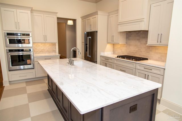 2856 Longleaf Mill St, Cantonment, FL 32533