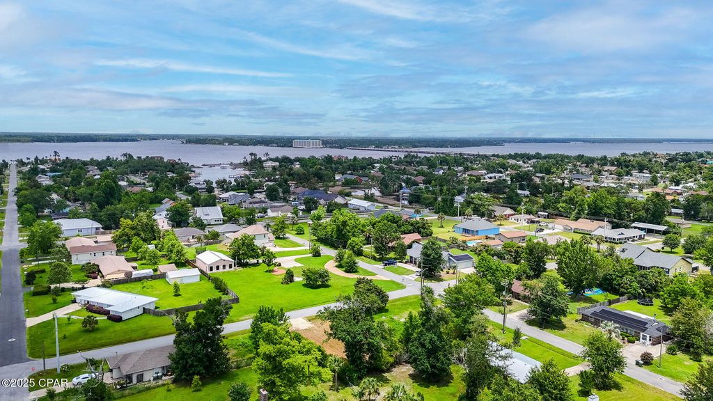 805 W 6th Street, Lynn Haven, FL 32444