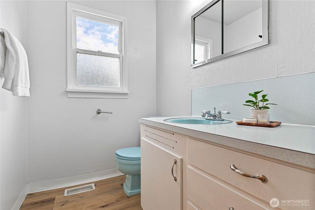 1909 Cleveland Avenue, Mount Vernon, WA 98273