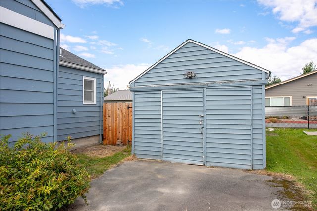 1909 Cleveland Avenue, Mount Vernon, WA 98273