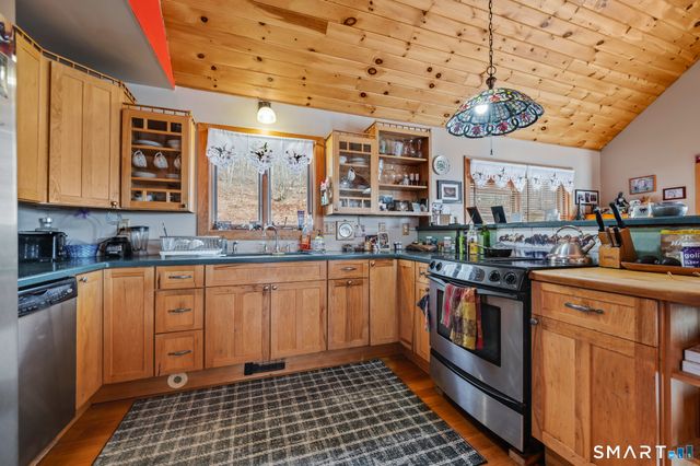 76 Cowles Road, Woodbury, CT 06798