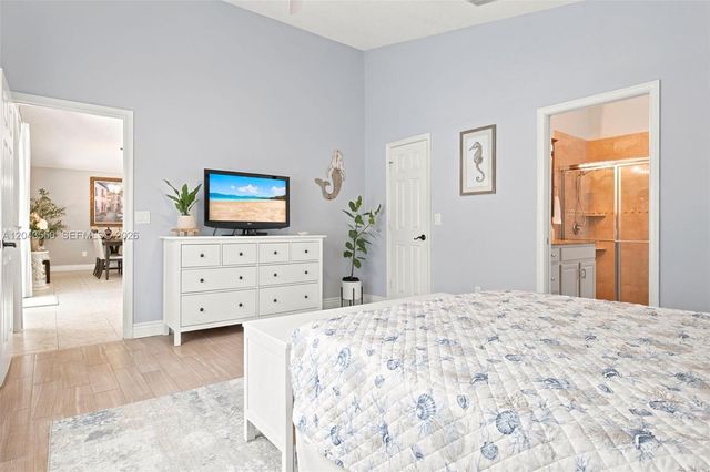 5830 SW 102nd Ave, Cooper City, FL 33328