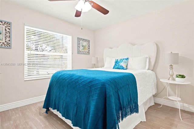 5830 SW 102nd Ave, Cooper City, FL 33328