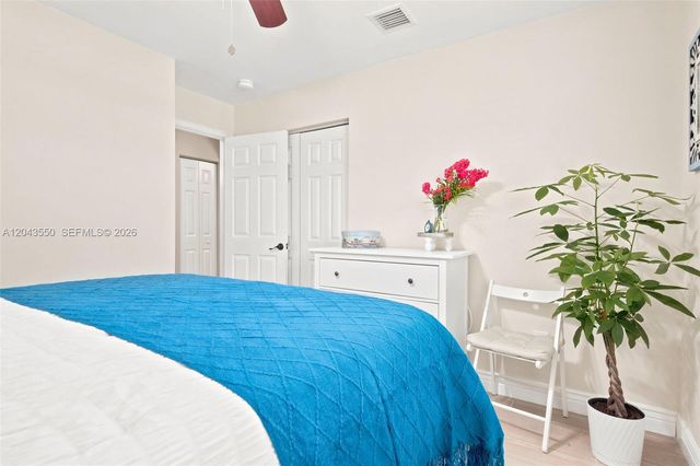 5830 SW 102nd Ave, Cooper City, FL 33328