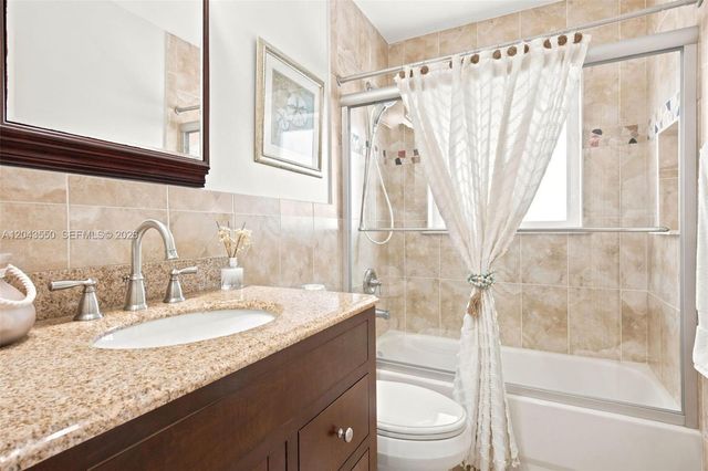 5830 SW 102nd Ave, Cooper City, FL 33328