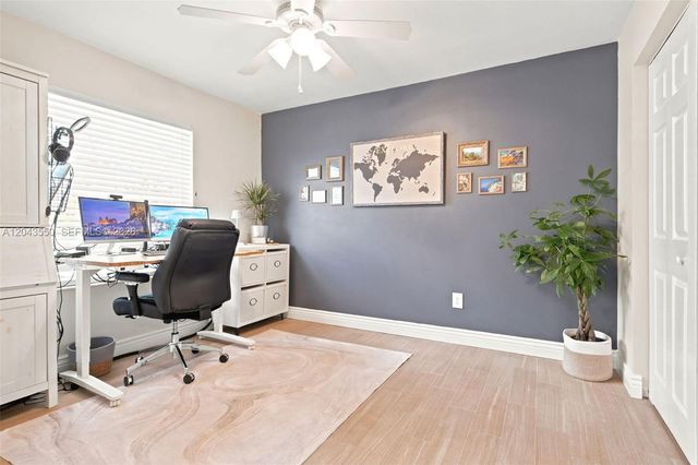 5830 SW 102nd Ave, Cooper City, FL 33328