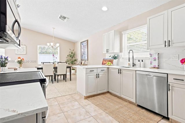 5830 SW 102nd Ave, Cooper City, FL 33328