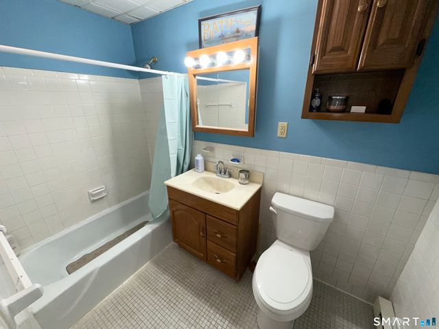 308 Meadowside Road APT 311, Milford, CT 06460