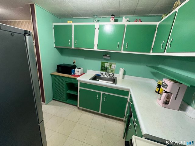 308 Meadowside Road APT 311, Milford, CT 06460