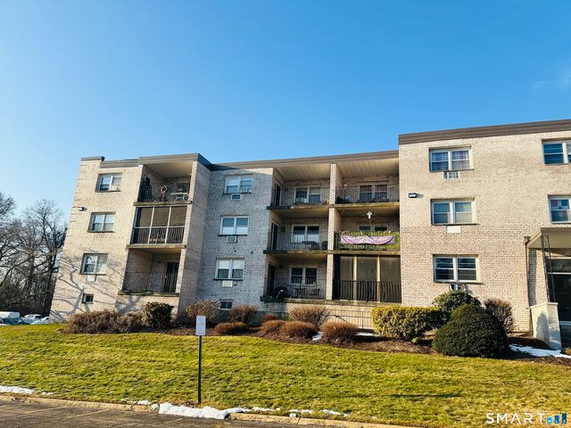 308 Meadowside Road APT 311, Milford, CT 06460