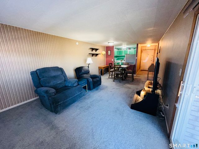 308 Meadowside Road APT 311, Milford, CT 06460