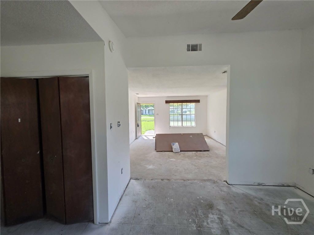 Image 10 of property listing at 4407 Liberty Parkway, Savannah, GA 31405