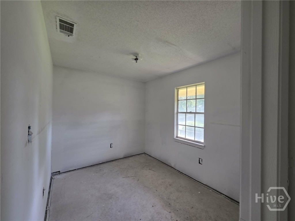 Image 20 of property listing at 4407 Liberty Parkway, Savannah, GA 31405
