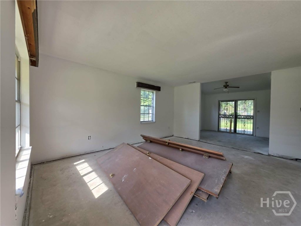 Image 4 of property listing at 4407 Liberty Parkway, Savannah, GA 31405