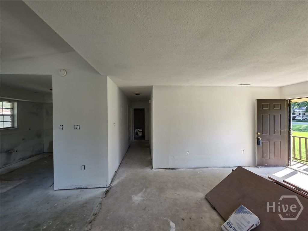 Image 6 of property listing at 4407 Liberty Parkway, Savannah, GA 31405