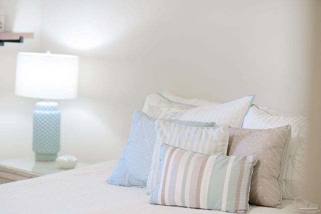 3876 Mariners Dr, Gulf Breeze, FL 32563