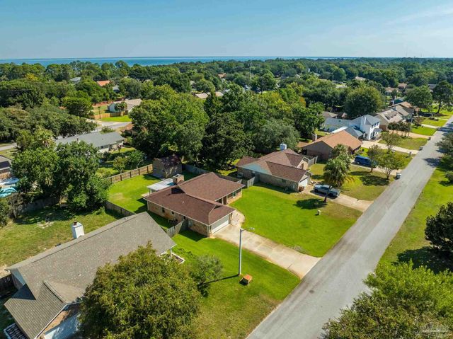 3876 Mariners Dr, Gulf Breeze, FL 32563