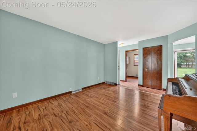 25852 CURIE Avenue, Warren, MI 48091