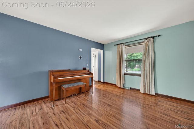 25852 CURIE Avenue, Warren, MI 48091
