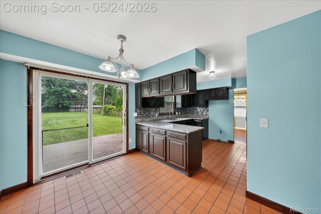 25852 CURIE Avenue, Warren, MI 48091