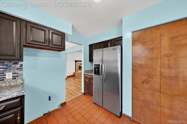 25852 CURIE Avenue, Warren, MI 48091