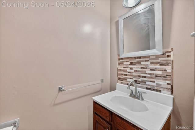 25852 CURIE Avenue, Warren, MI 48091