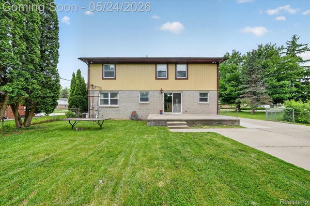 25852 CURIE Avenue, Warren, MI 48091