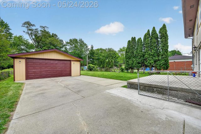 25852 CURIE Avenue, Warren, MI 48091