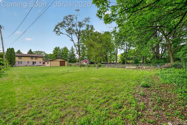 25852 CURIE Avenue, Warren, MI 48091