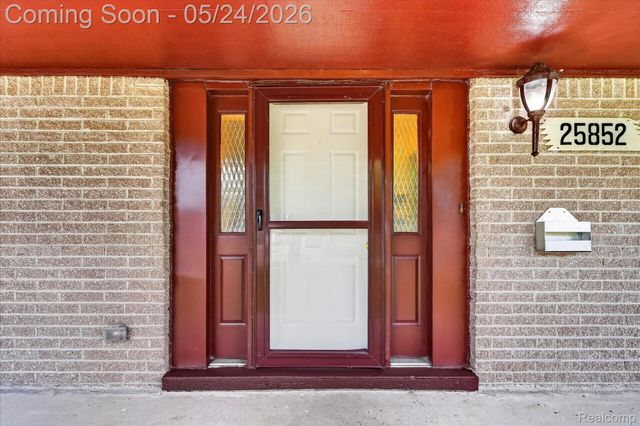 25852 CURIE Avenue, Warren, MI 48091