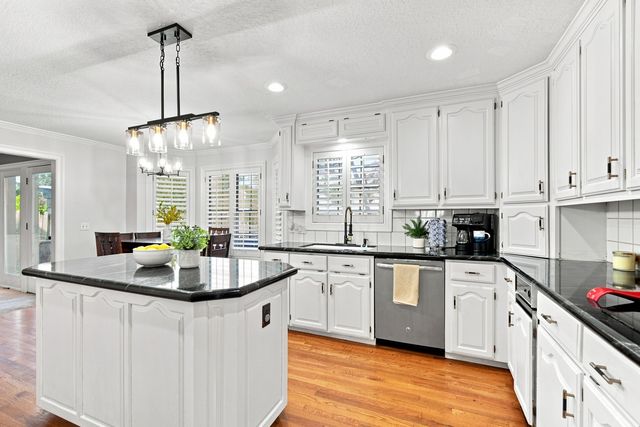 10145 S Hudson Avenue, Tulsa, OK 74137