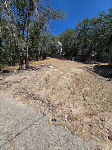 33460 Lakeview, Running Springs, CA 92382