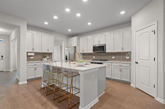 1940 Blue River DR, Leander, TX 78641