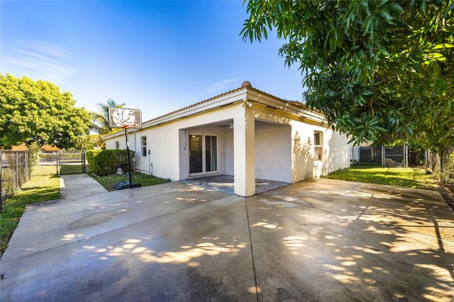 5408 NW 18th Pl, Lauderhill, FL 33313