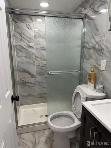 25 Penn Street, Fords, NJ 08863