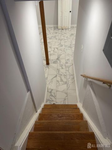 25 Penn Street, Fords, NJ 08863