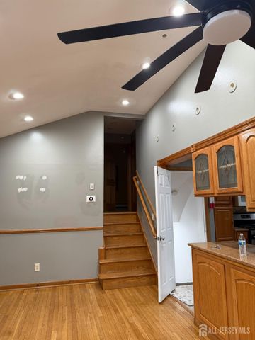 25 Penn Street, Fords, NJ 08863