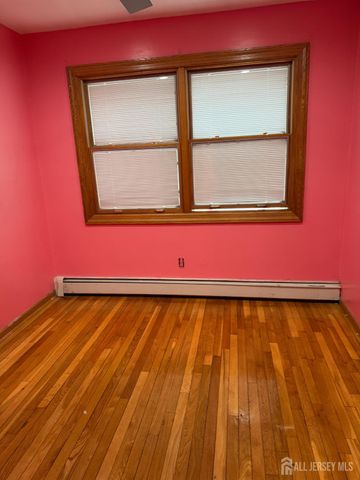 25 Penn Street, Fords, NJ 08863