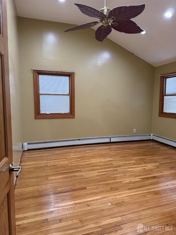 25 Penn Street, Fords, NJ 08863