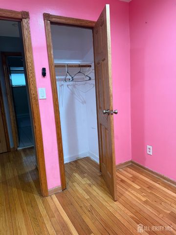 25 Penn Street, Fords, NJ 08863