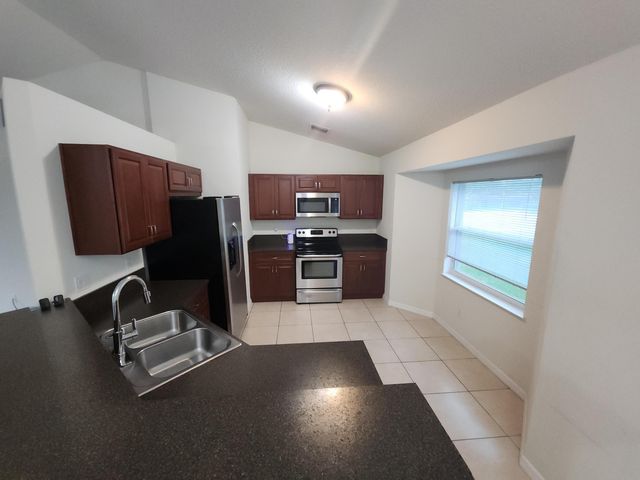 842 SE Walters Terrace, Port St. Lucie, Port St Lucie, FL 34983