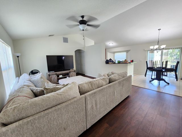 842 SE Walters Terrace, Port St. Lucie, Port St Lucie, FL 34983