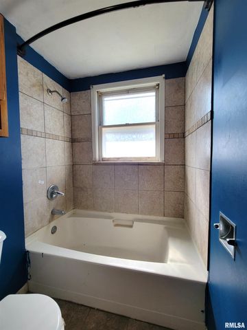 714 MONGE Avenue, Pekin, IL 61554