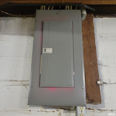 714 MONGE Avenue, Pekin, IL 61554