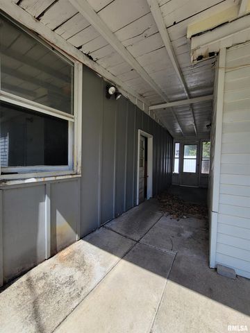 714 MONGE Avenue, Pekin, IL 61554