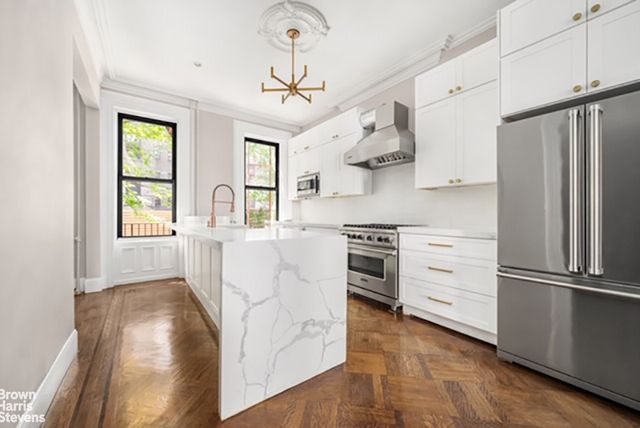 72 CONSELYEA Street, New York City, NY 11211
