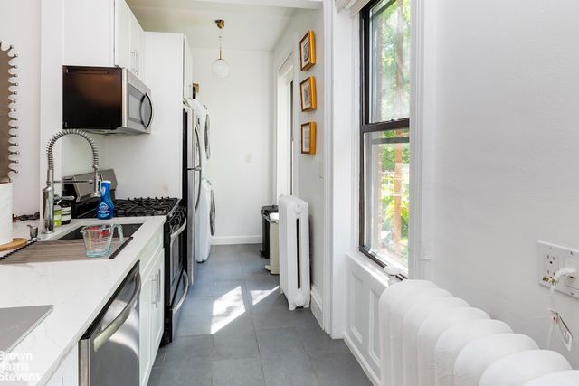 72 CONSELYEA Street, New York City, NY 11211