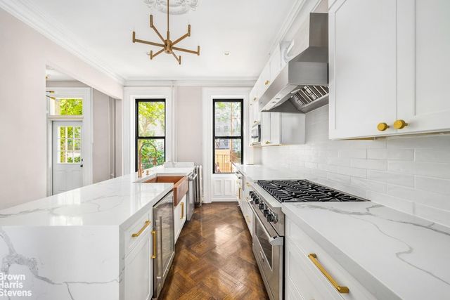 72 CONSELYEA Street, New York City, NY 11211